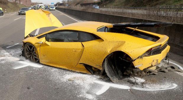 178326-lambo crash 1.jpg