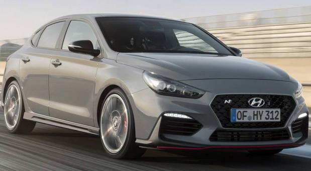 184581-hyundai-i30-fastback 1.jpg