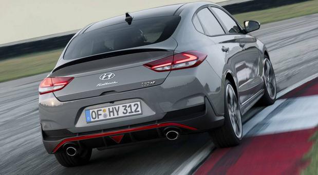 hyundai-i30-fastback 1111.jpg
