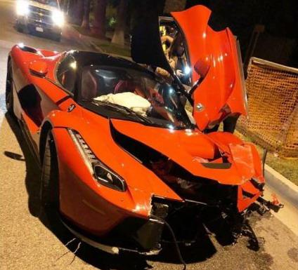 185578-laferrari crash.jpg