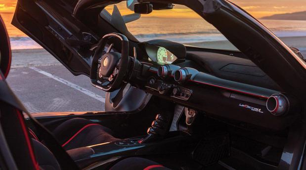 ferrari-laferrari-aperta 11.jpg