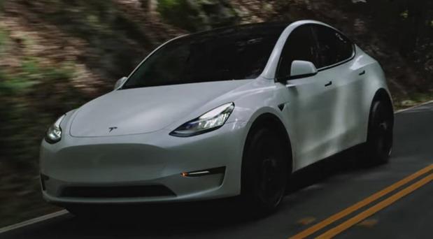 201604-tesla model y.jpg