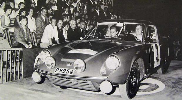 SAAB-Sonett-II-Pat-Moss-Carlsson-Elisabeth-Nystrom 02.jpg