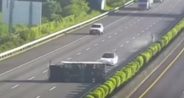 203655-tesla crash.jpg