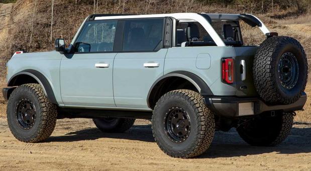 ford bronco 2 01.jpg