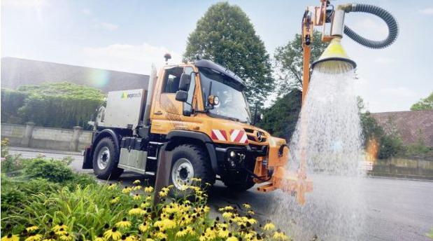 mercedes unimog.jpg