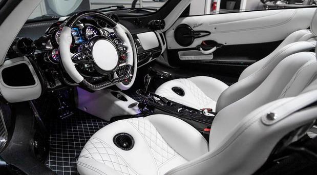 205599-pagani h 01.jpg