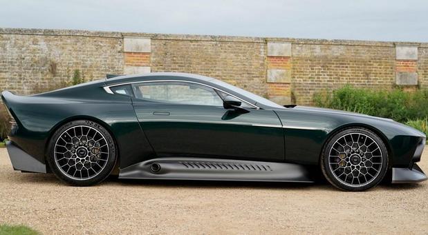 aston victor 03.jpg