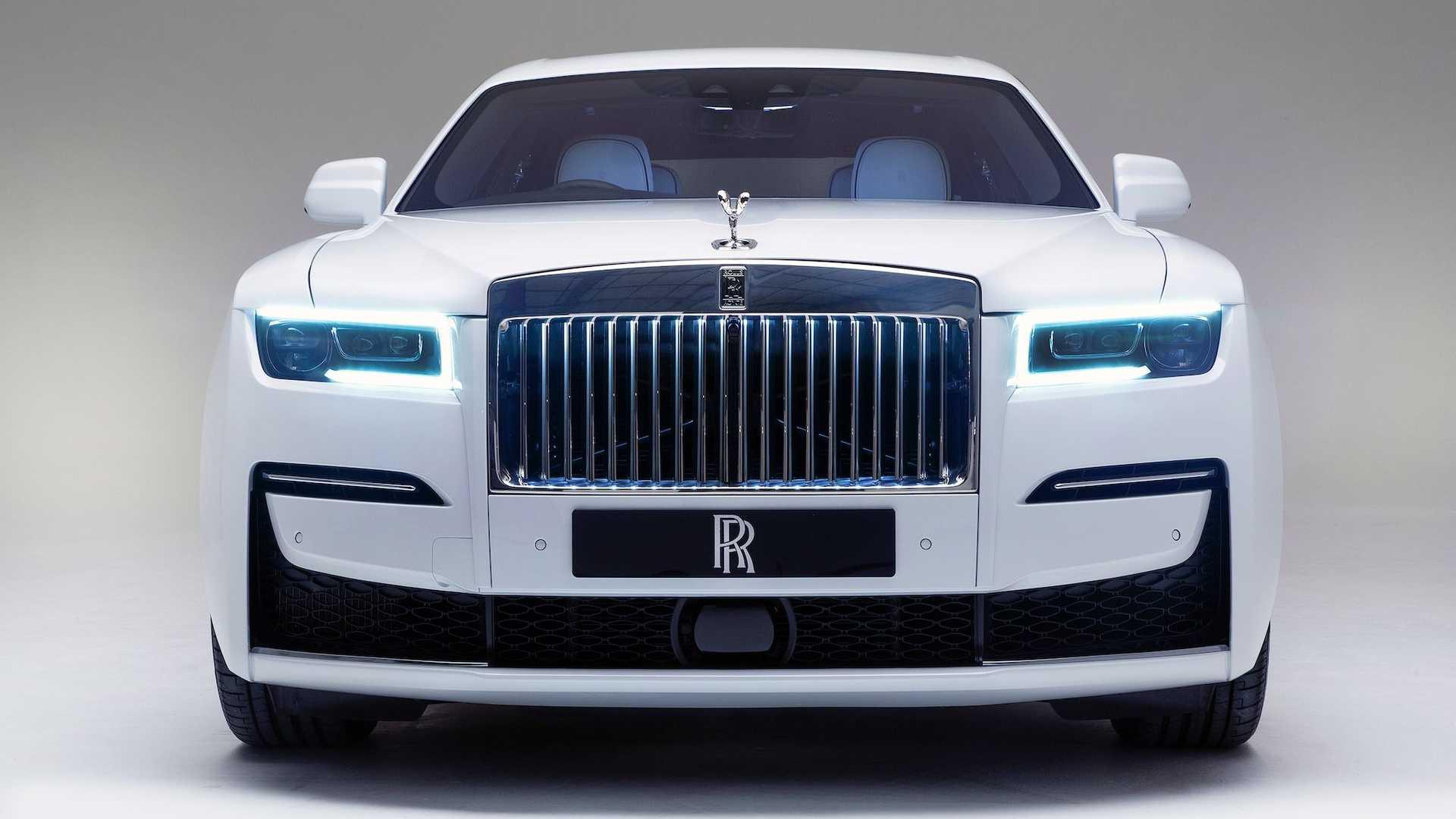 2021-rolls-royce-ghost 002.jpg