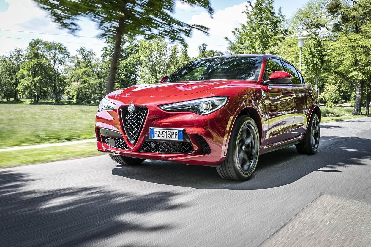 Alfa Romeo Stelvio Quadrifoglio je ''Terenac godine''