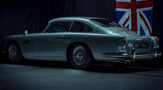 208458-aston db5 replika02.jpg