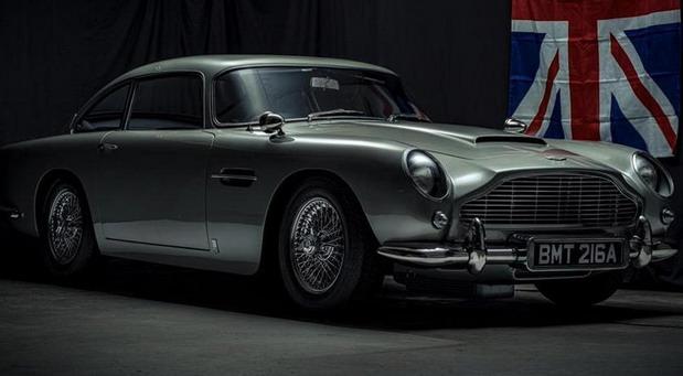 208457-aston db5 replika03.jpg