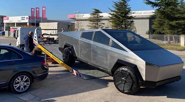 tesla kamionet02.jpg