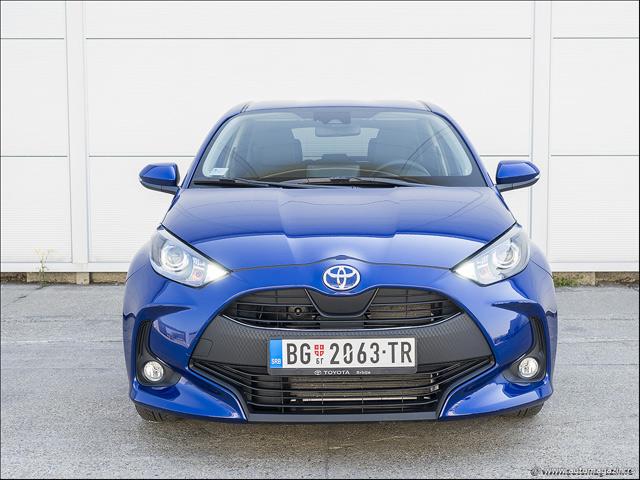 yaris 1.0 08.jpg