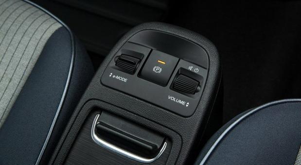 fiat 500 e mode 01.jpg