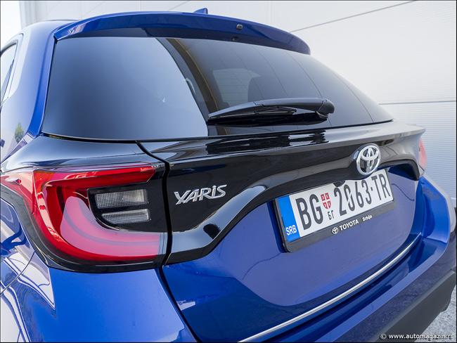 yaris 1.0 06.jpg