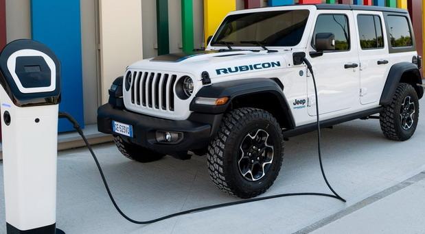 Jeep Wrangler 4xe 05.jpg