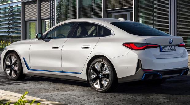 bmw i4 2022 9.jpg