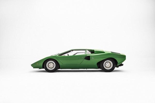 lambo c02.jpg