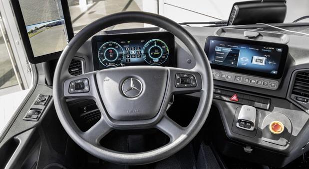 215818-mercedes a01.jpg