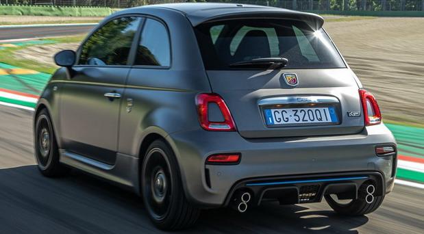 216331-abarth 595 02.jpg