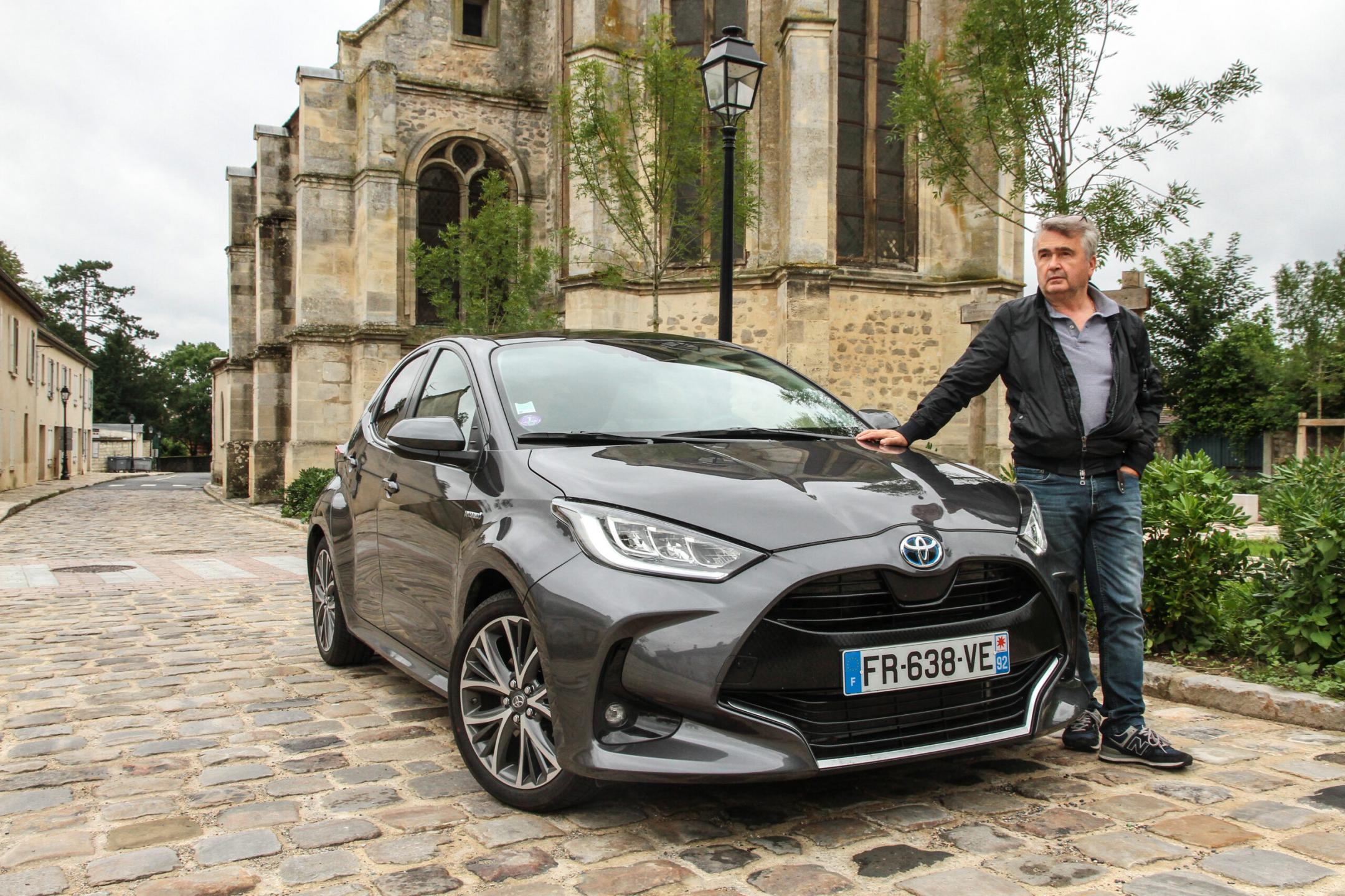 yaris a.jpg