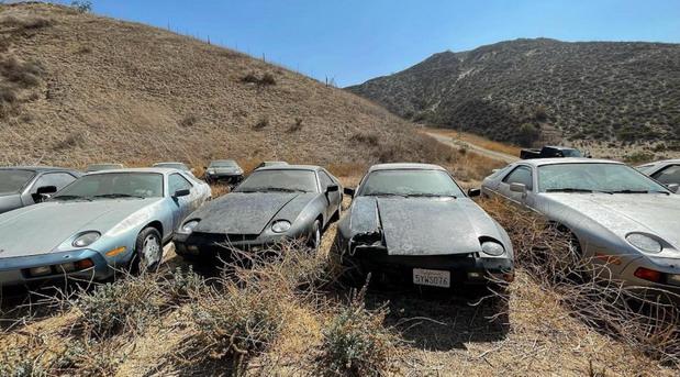 218838-porsche 928 03.jpg