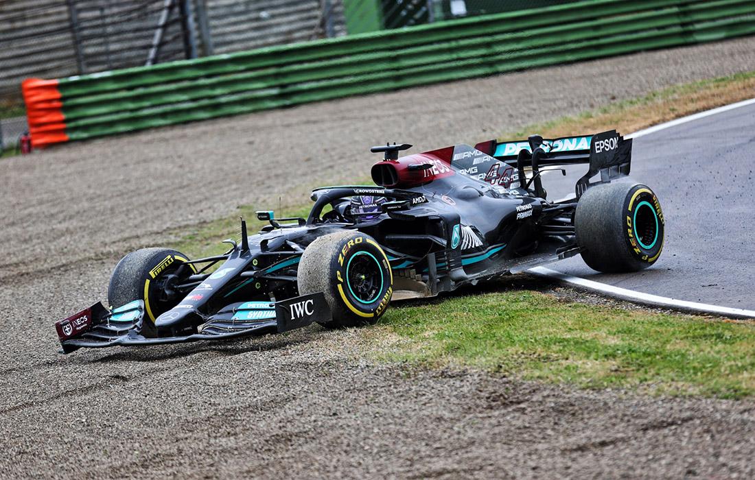 hamilton_emilia_romagna_gp_2021_race_off.jpeg.7a1d5481a1f08d0221b95e955f4c944d.jpeg