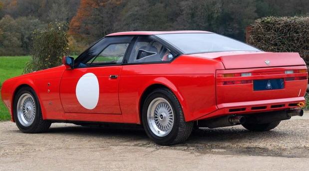 220849-aston z02.jpg
