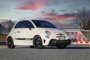 New_Abarth_695_Competizione_pack_(2).jpg