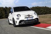 New_Abarth_695_Competizione_pack_(4).jpg