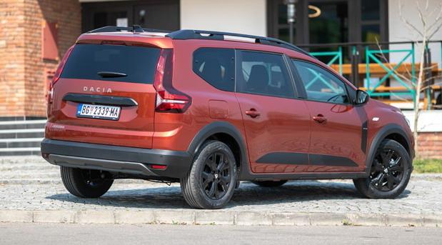 dacia jogger 04.jpg