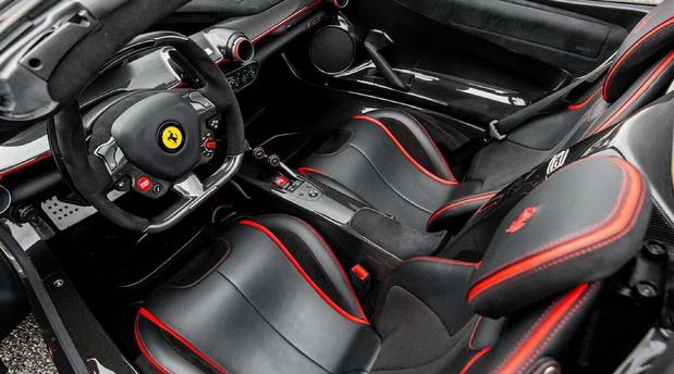 laferrari 1.jpg