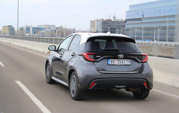 yaris 86.jpg