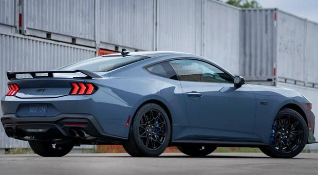 ford mustang 2023 03.jpg