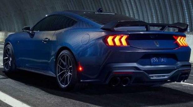 ford mustang dark horse 02.jpg