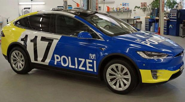 228375-tesla police 01.jpg