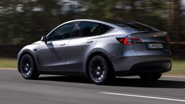 tesla model y1.jpg