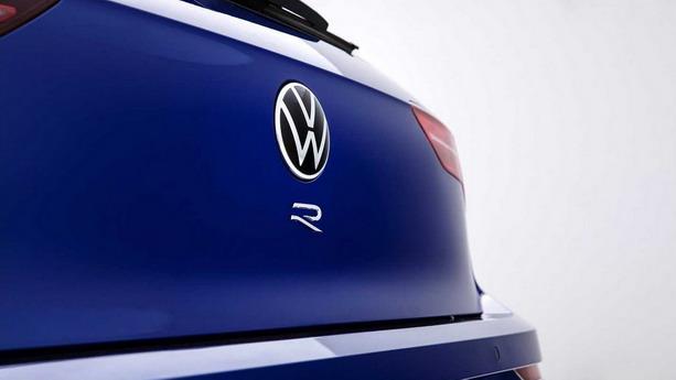 vw golf r8 oznake.jpg