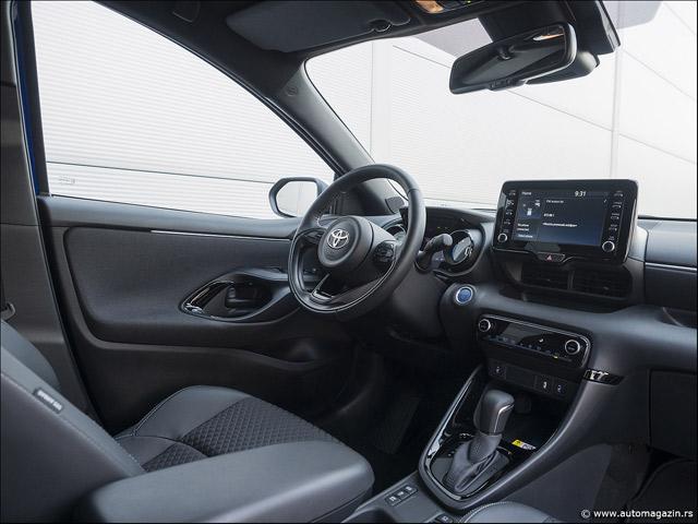 yaris 04.jpg