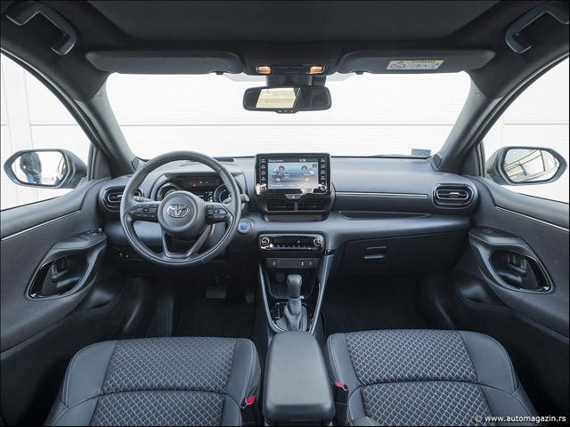 yaris 05.jpg