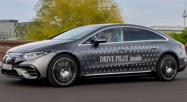 mercedes drive eqs 12.jpg
