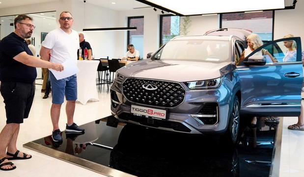 chery salon bg02.jpg