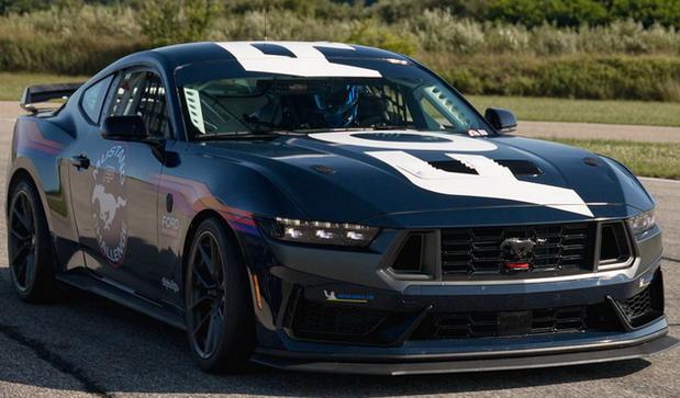 236253-Ford Mustang 04.jpg