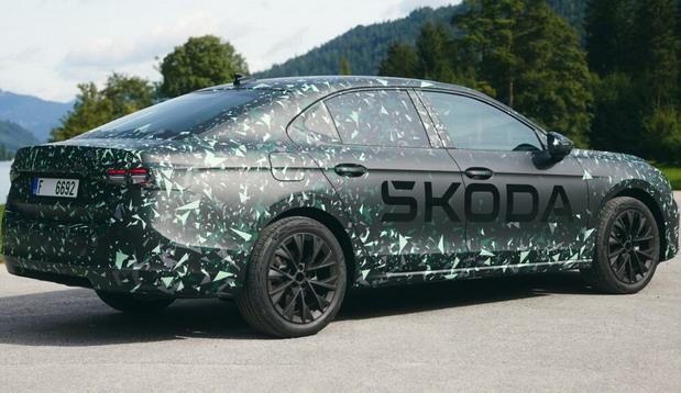 Skoda Superb 24 1.jpg