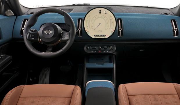 Mini Countryman 2024 01.jpg