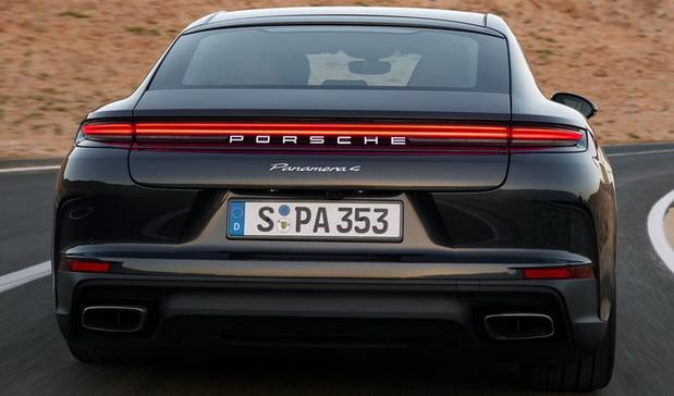 Porsche Panamera 24 07.jpg