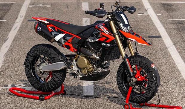 ducati-hypermotard-698-mono 04.jpg