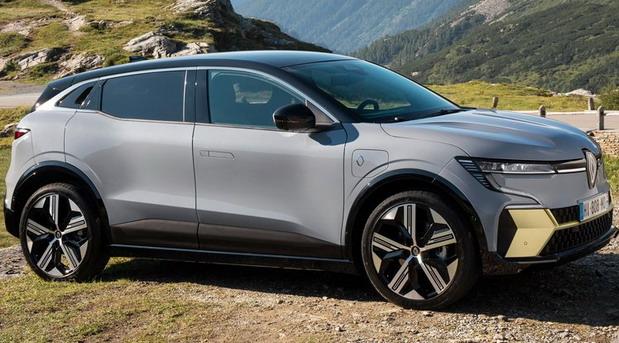 Renault Megane sivi na struju.jpg