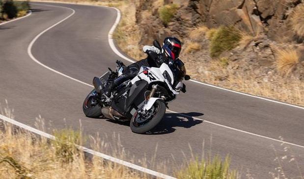 bmw-s-1000-xr 01.jpg